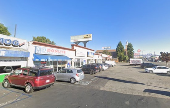 Late-Night Blaze Chokes Canoga Park Auto Shop By Donut Spot
