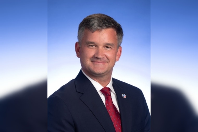 Lee Appoints Jordan Mollenhour To McGhee Tyson Board