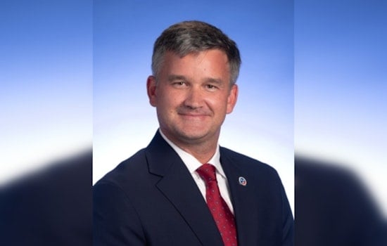 Lee Appoints Jordan Mollenhour To McGhee Tyson Board