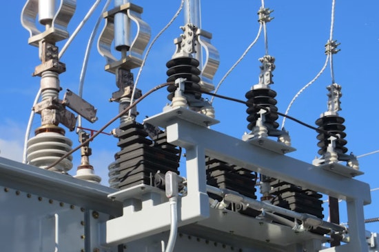 Lowell Sweats In The Dark As Heat Wave Blows Out Power