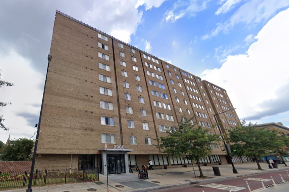 Man Fatally Stabbed on 14th Street NW in Columbia Heights