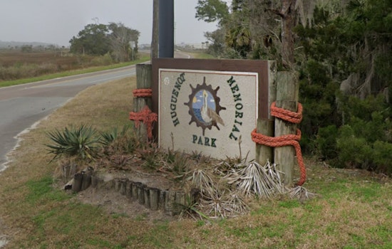 Man Vanishes In Rough Surf At Jacksonville’s Huguenot Park, Search Drags Into Night