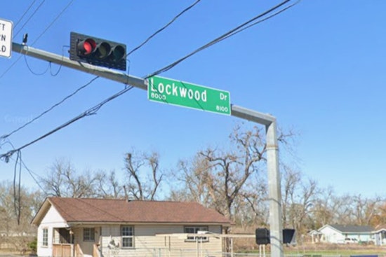 Masked Trio Hits Lockwood As Houston Cops Hunt Robbery Crew