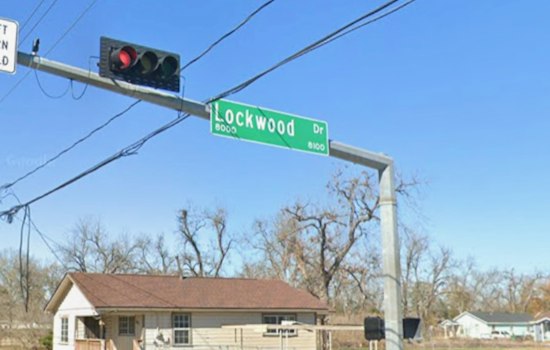 Masked Trio Hits Lockwood As Houston Cops Hunt Robbery Crew
