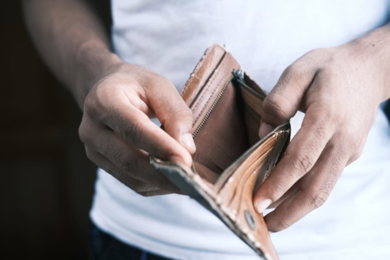 Maxed Out In The Sunshine State As Debt Races Past Paychecks