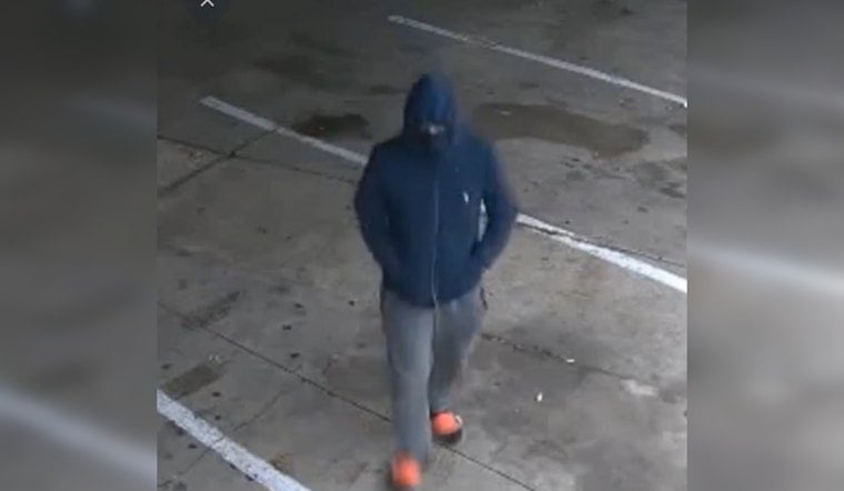 Memphis Police Hunt Suspect Who Robbed Highland Circle K
