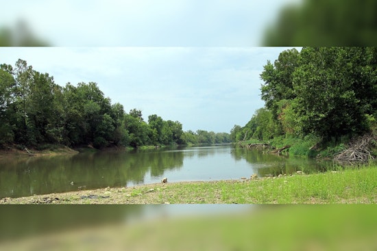 Meramec River Jet Boat Slams Bluff Near Bourbon, Sends Eight To Hospital