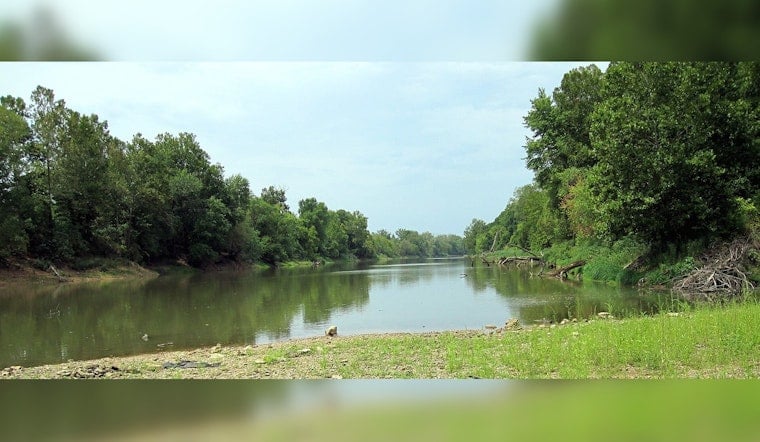 Meramec River Jet Boat Slams Bluff Near Bourbon, Sends Eight To Hospital
