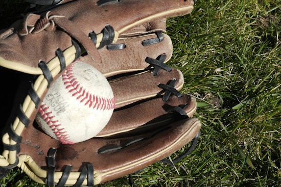 Mets Flirt With Catcher Shakeup As Trade Clock Ticks