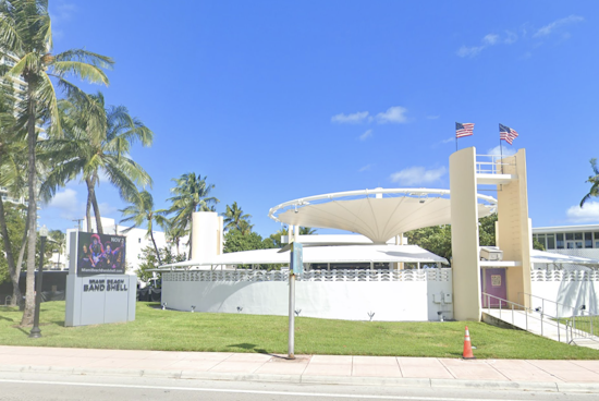 Miami Takeover Weekend Loads Up Comedy, R&B Heat And All-White Yacht Blowout
