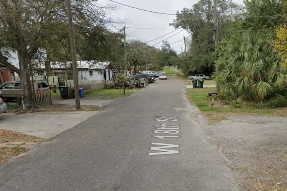 Mid‑Westside Horror as Driver Finds Man Shot in the Face on Jacksonville Street