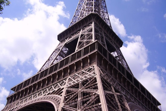 Mini Eiffel Shoots Up In Cathedral Square As Bastille Days Takes Over Milwaukee