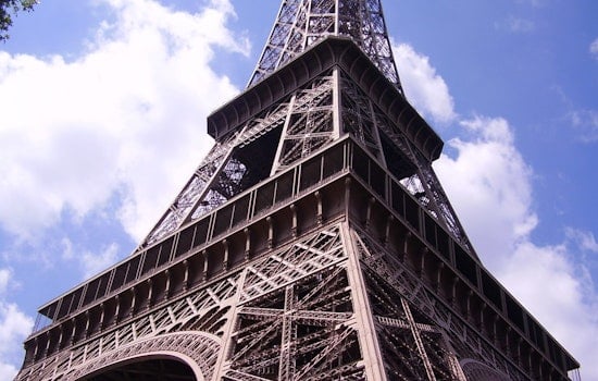 Mini Eiffel Shoots Up In Cathedral Square As Bastille Days Takes Over Milwaukee