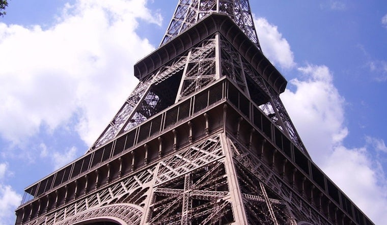 Mini Eiffel Shoots Up In Cathedral Square As Bastille Days Takes Over Milwaukee