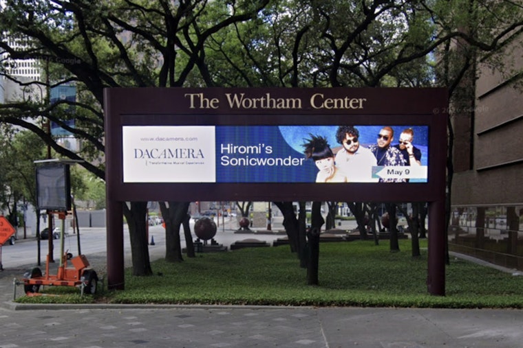 Morgan Freeman Brings Big-Screen Blues To Downtown Houston Stage