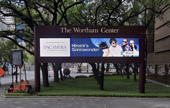 Morgan Freeman Brings Big-Screen Blues To Downtown Houston Stage
