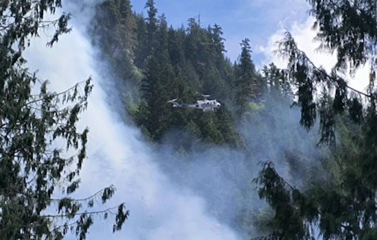 Mountain View Fire Licks SR 530 As Rockport Traffic Keeps Moving