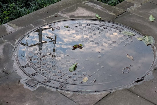 Myers Park ‘Geyser’ Manhole Has Condo Tenants Fuming Over Flood Fix