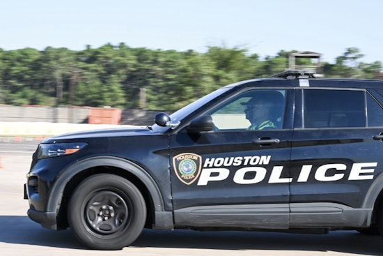 Neck Shot Chaos Shatters Southeast Houston Lot By Gulf Freeway
