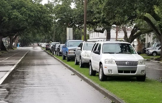 NOLA Lets Drivers Hop The Neutral Ground As Heavy Rains Bear Down