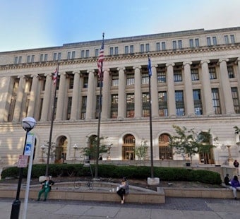 Nude Street Chaos in Cincinnati as Man Lunges for Cop's Taser
