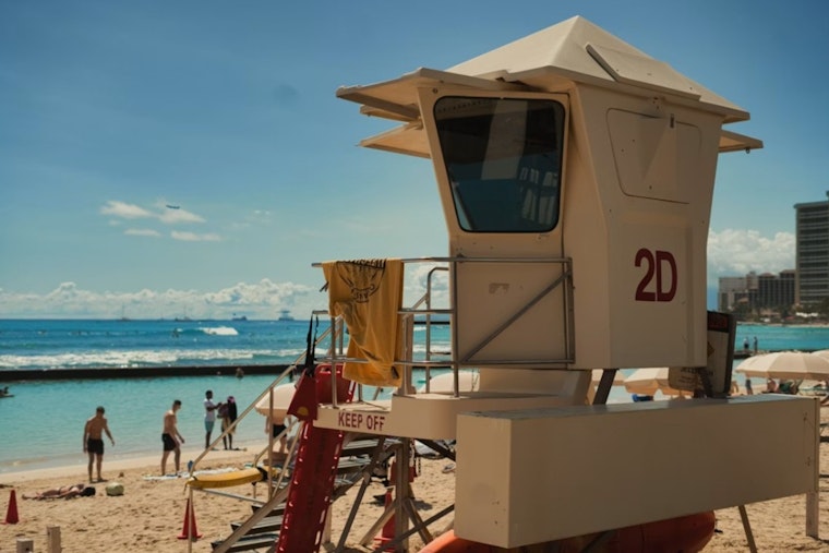 Oahu’s Fourth Turns Dicey as Lifeguards Haul 46 From the Water