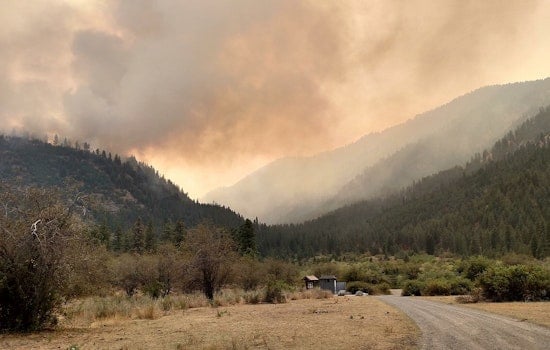 'Leave Now' Panic in Okanogan as Wildfire Chases Families From Homes