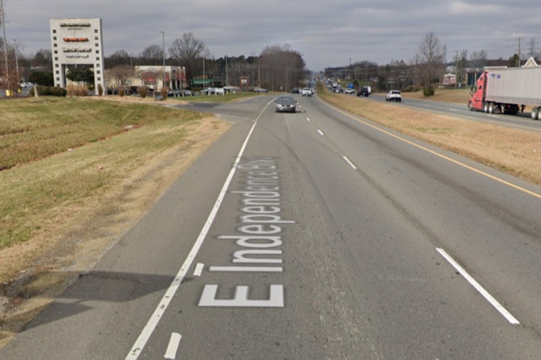 One Dead, One Hurt in Independence Blvd Crash in Charlotte