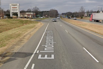 One Dead, One Hurt in Independence Blvd Crash in Charlotte