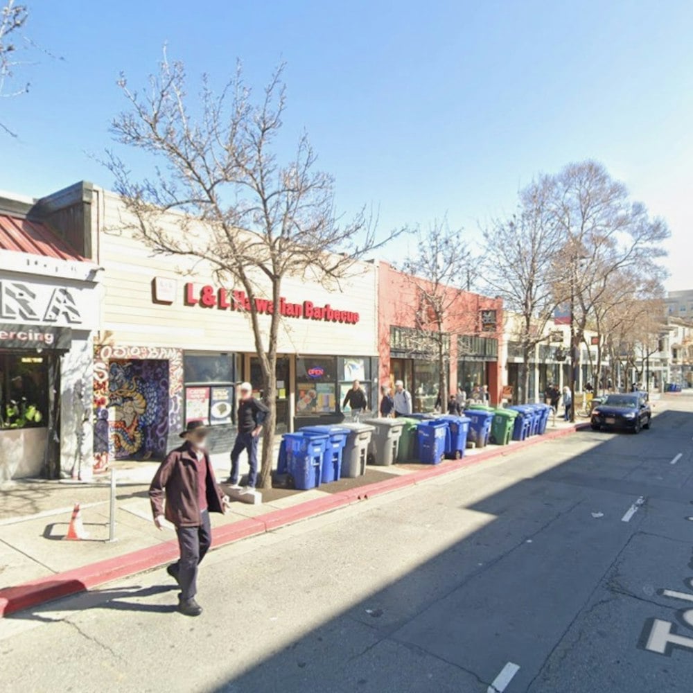 One-Glove Beef Grab Has Berkeley Lining Up On Telegraph