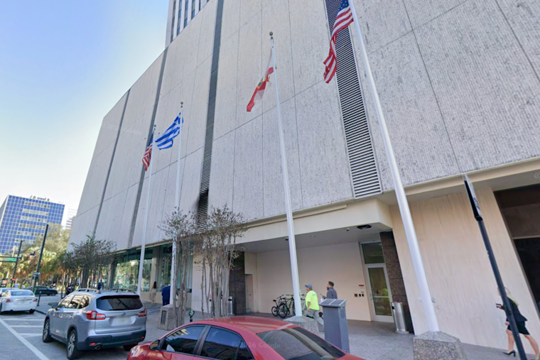 Orlando Clinic CEO, VA Employee Plead Guilty In Kickback Scheme