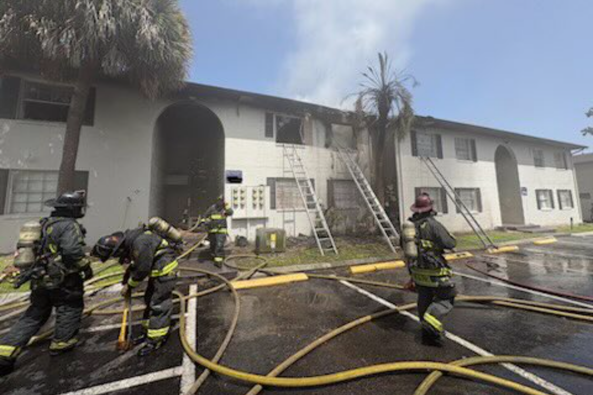 Orlando Two‑Alarm Apartment Fire Displaces 10 on Rio Grande