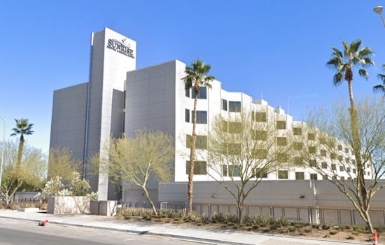 ‘Pay Up, Staff Up’: Sunrise Hospital Workers Turn Up Heat In Vegas Contract Standoff