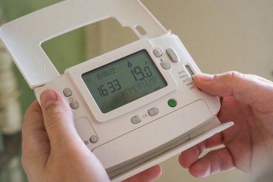 Phoenix Condo Residents Swelter As Broken Chiller Leaves 40 Units Without AC