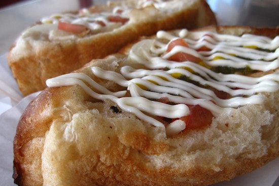 Phoenix Late-Night Hot Dog Legend El Caprichoso Crashes America’s Best List