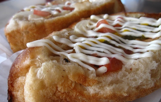 Phoenix Late-Night Hot Dog Legend El Caprichoso Crashes America’s Best List