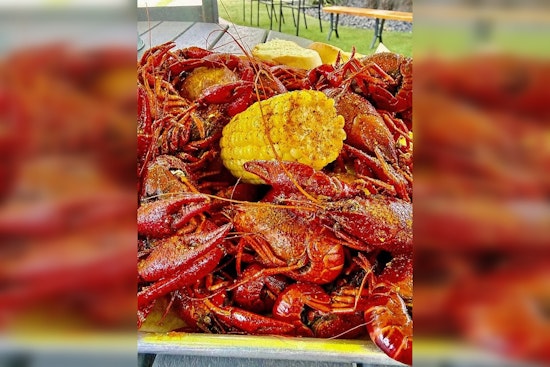 Pinchy’s Lobster Bar Is Bringing Big Seafood Energy To Maryville