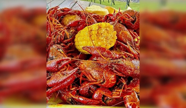 Pinchy’s Lobster Bar Is Bringing Big Seafood Energy To Maryville