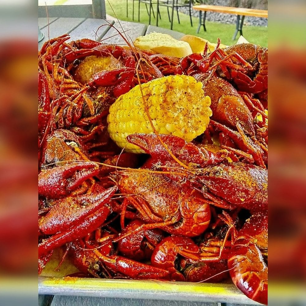 Pinchy’s Lobster Bar Is Bringing Big Seafood Energy To Maryville