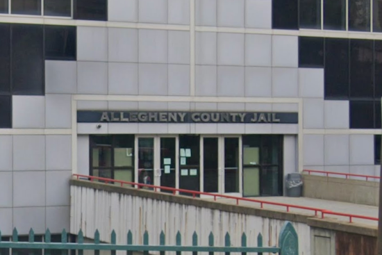 Pittsburgh Woman Accused of Threatening Taxi Driver with Knife