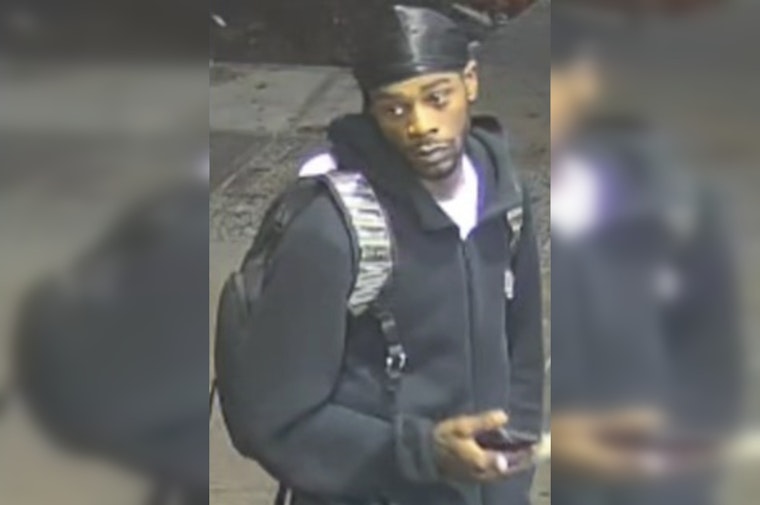 Queens Cops Hunt Gunmen After Jamaica Corner Shooting