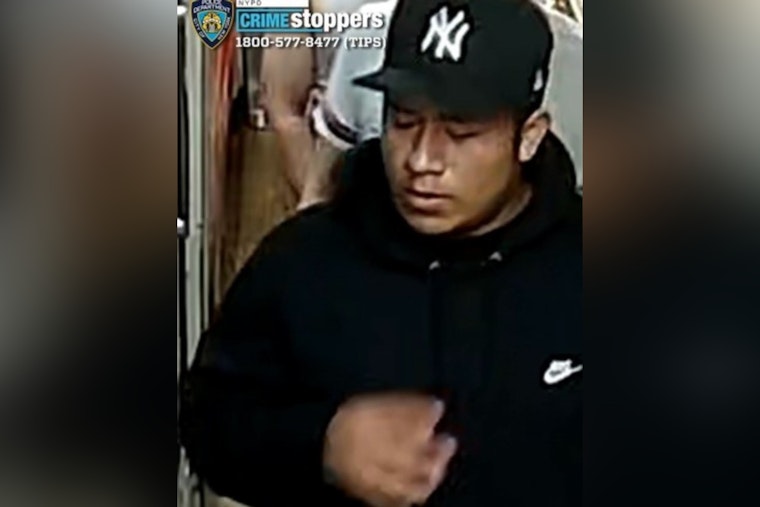 Queens Man Slashed In Arm During Attempted Robbery, NYPD Says