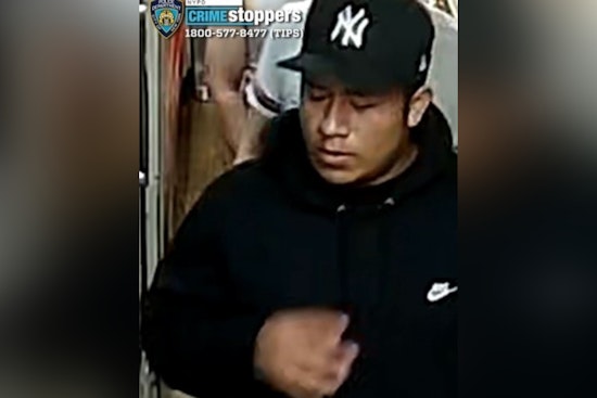 Queens Man Slashed In Arm During Attempted Robbery, NYPD Says