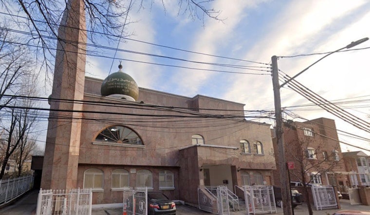 Queens Worshippers Tackle Masked Man Who Brandished BB Pistol At Flushing Mosque