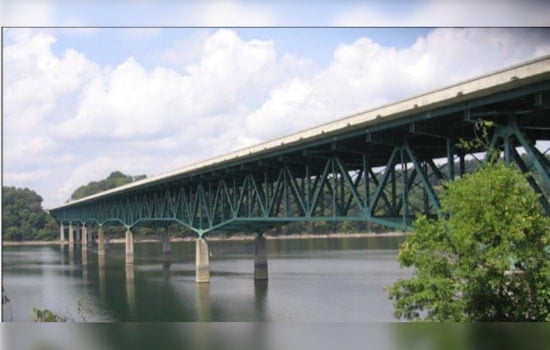 Quiet Dandridge I-40 Bridge Rebranded as Trump Span in High-Profile Ceremony