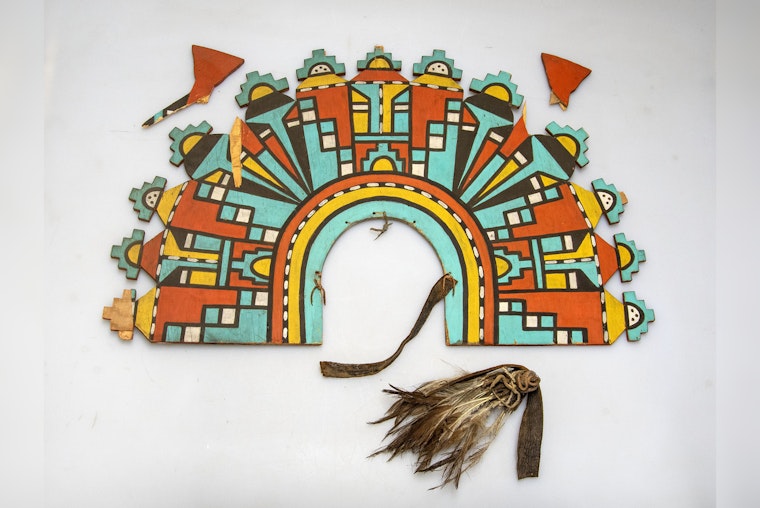 Grand Canyon Photo Fail Shatters Hopi Headpiece