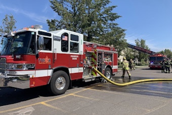 Restaurant Blaze Rocks Evergreen Parkway As Hillsboro Crews Save Shopping Strip