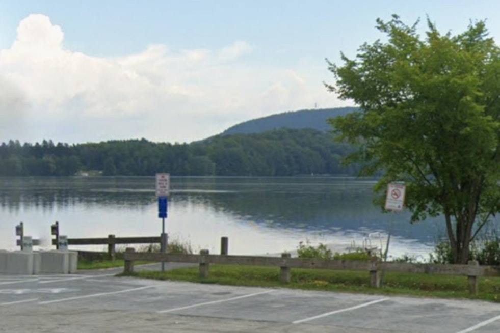 Richmond Pond Closed for Herbicide Treatment