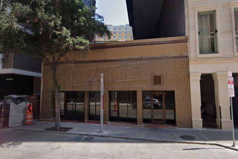 River Walk Icon Esquire Tavern Handed To Its Own Cocktail Boss After 15-Year Run