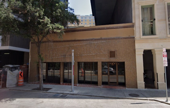 River Walk Icon Esquire Tavern Handed To Its Own Cocktail Boss After 15-Year Run